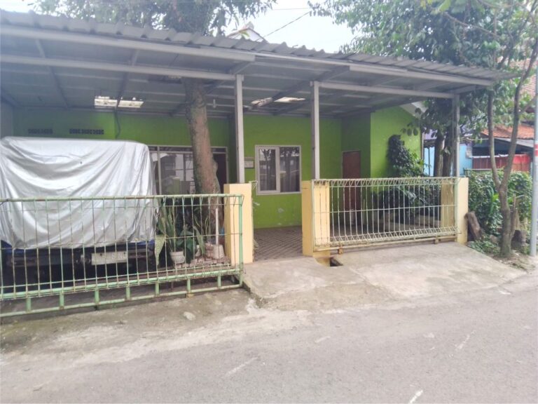 Depan rumah 4